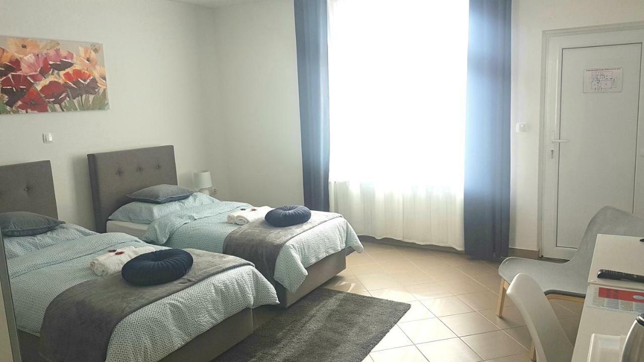 Marko Airport Rooms Velika Gorica Exterior foto